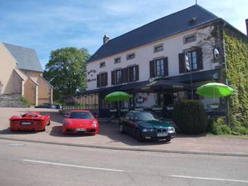 Hôtel pour 3 personnes, avec vue et terrasse à Alligny-en-Morvan