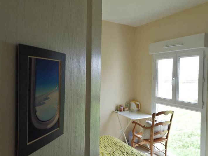 Gîte pour 2 personnes, avec Terrasse ainsi que Jardin et Vue à Uxeau