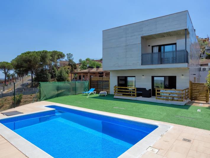 Holiday home for 10 people, with pool and garden, with pets - 1