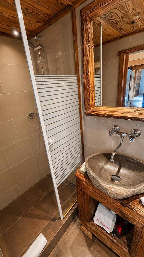 Les chambres et Roulottes des Noisetiers in Ormont-Dessous, Alpes Vaudoises