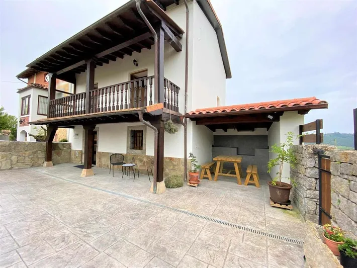 Chalet para 6 personas, con vistas además de jardín y terraza - 1