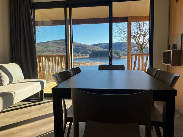 Location de vacances pour 6 personnes, avec vue ainsi que jardin et vue sur le lac, animaux acceptés dans Lac du Laouzas - 2