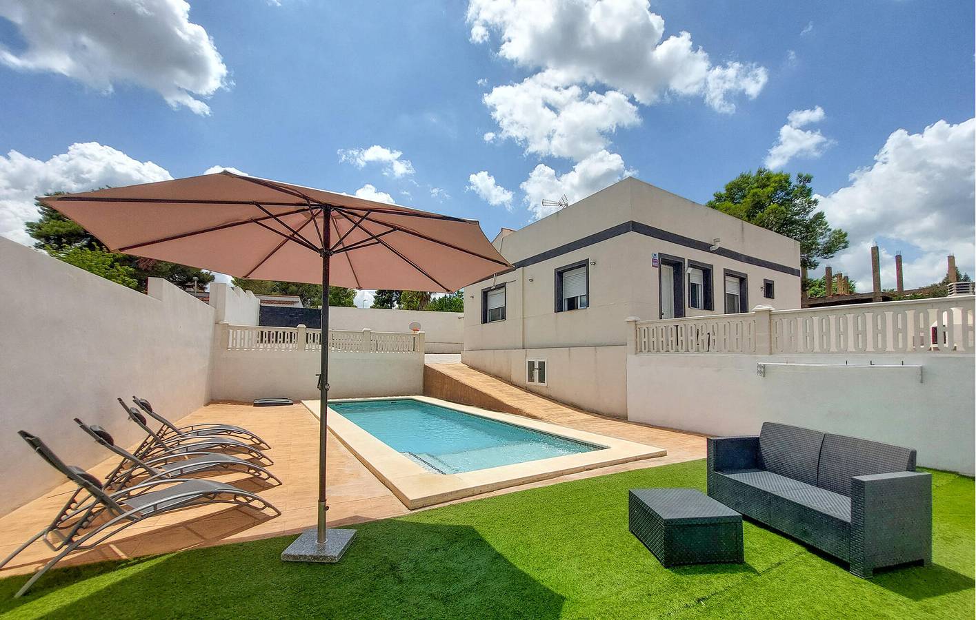 Gemütliches Appartement mit Pool, Terrasse und Wifi, Nähe Fluss in Turís, Valencia Provinz
