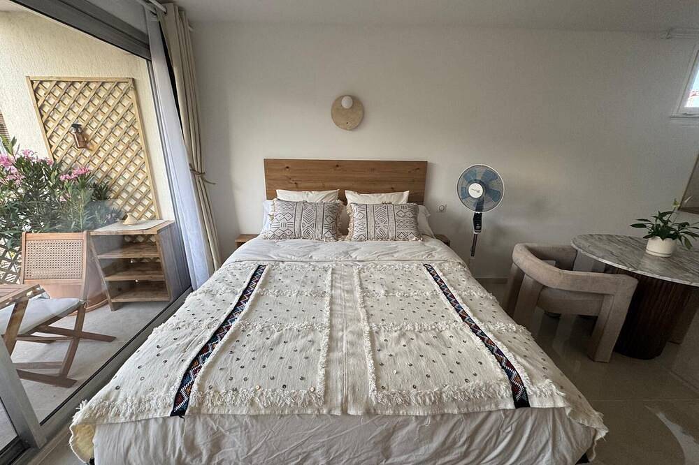 Apartamento entero, Upscale studio with balcony-La Défense in Nanterre, Altos del Sena