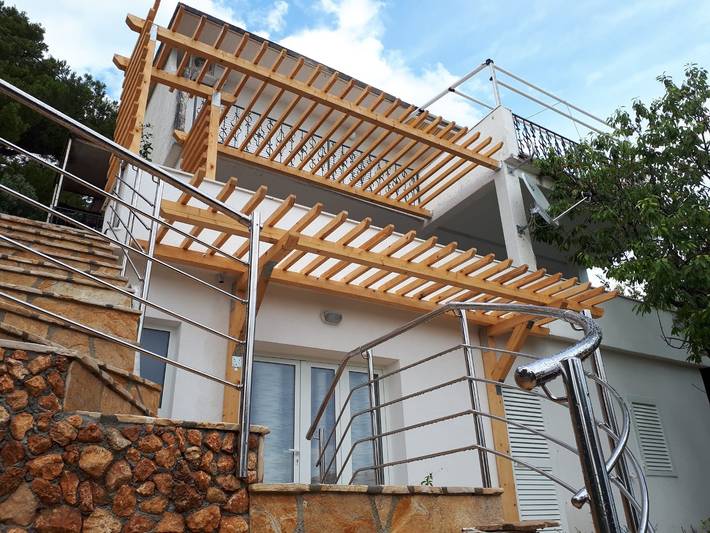 Ferienwohnung für 8 Personen, mit Balkon/Terrasse in Mimice