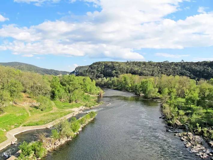 Location de vacances pour 6 personnes, avec terrasse et piscine à Salavas - 2