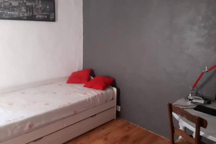 Location de vacances pour 6 personnes, avec vue et jardin, animaux acceptés à Cestayrols - 2