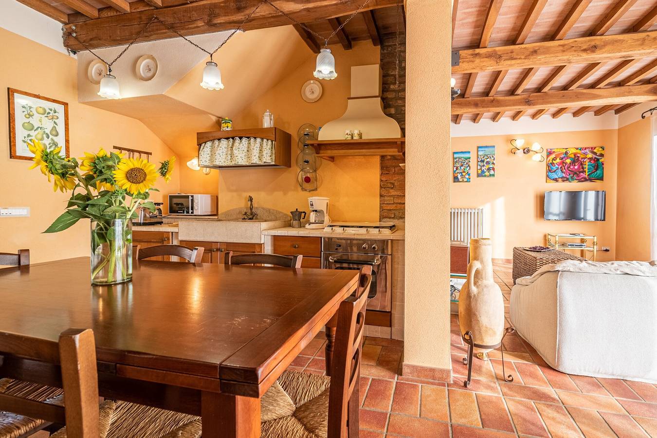 Ganze Wohnung, Apartment 'Il Fienile' mit Gemeinschaftspool, Garten und Wlan in Pontedera, Pisa Provinz