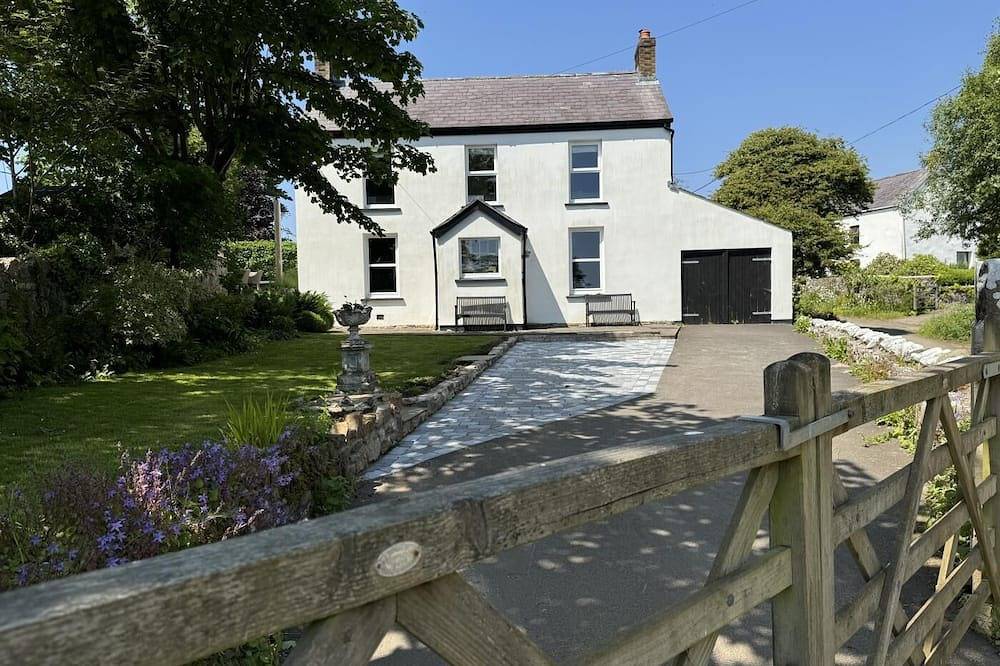 5 Bed in Gower (oc-hh101) in Swansea region