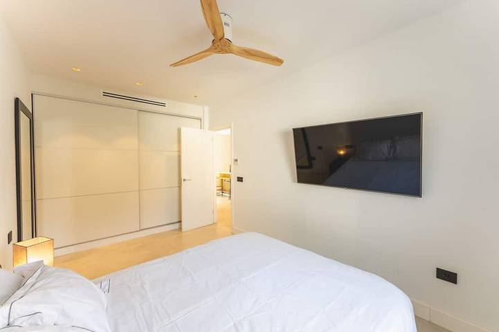 Modern loft with large pool, private parking & superspeed Wi-Fi in Adeje, Tenerife du Sud