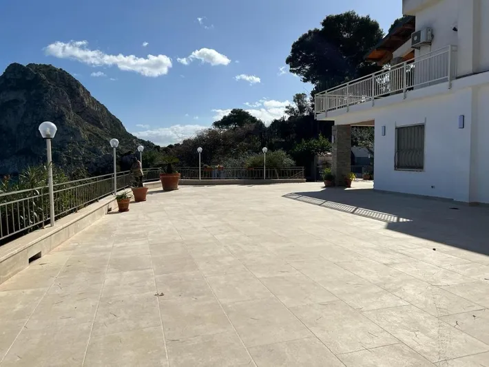 Casa vacanza per 2 persone, con giardino e panorama, adatto a famiglie con bambini - 1