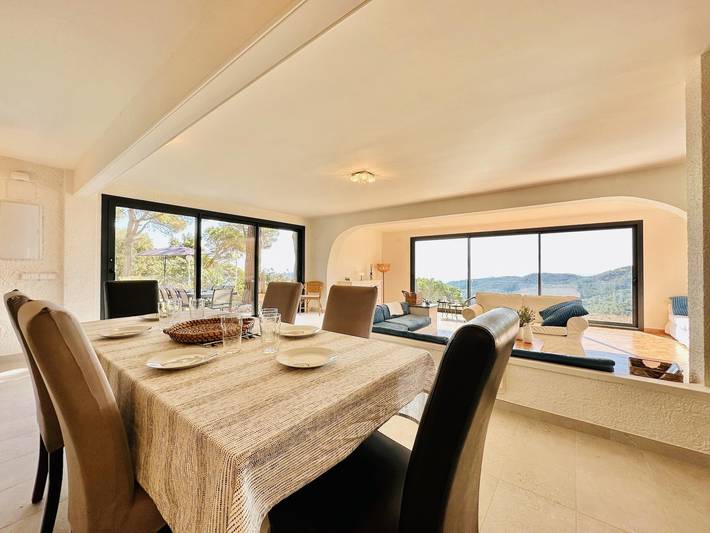 Location de vacances pour 8 personnes, avec jardin ainsi que vue sur l’océan et piscine à Sant Feliu de Guíxols - 4