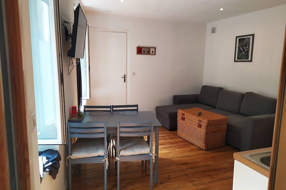 Entire apartment, Center Luz renovated apartment in Luz-Saint-Sauveur, Pyrenees National Park