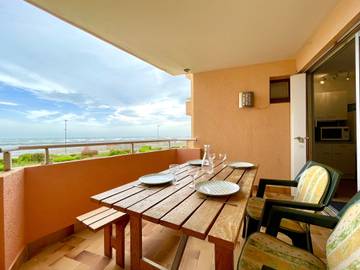 Gîte pour 5 personnes, avec terrasse dans Plage de La Corniche