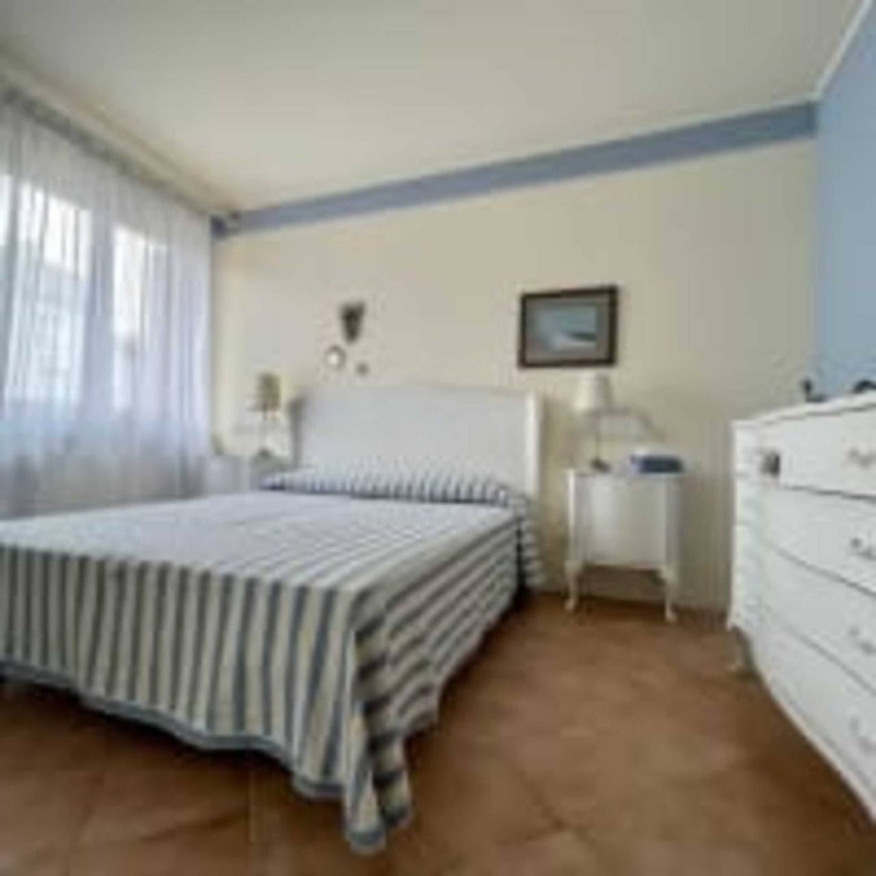 Entire apartment, Apartment 'Miralago Pool Lazise' with Private Pool, Wi-Fi and Air Conditioning in Lazise, Garda Mountains