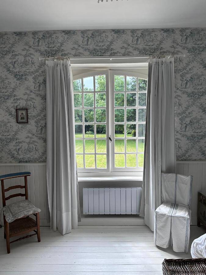 Location de vacances pour 5 personnes, avec jacuzzi ainsi que jardin et piscine à Angey - 3