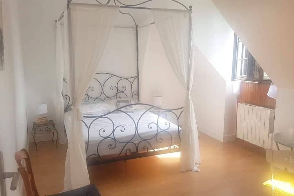 Comfortable Villa with 4 Bedrooms, Nature and Calm near Paris in Pontault-Combault, Seine-et-Marne