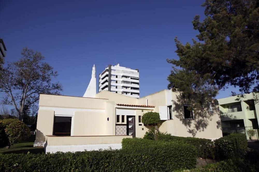 Villa for 6 People in Alvor, Faro District