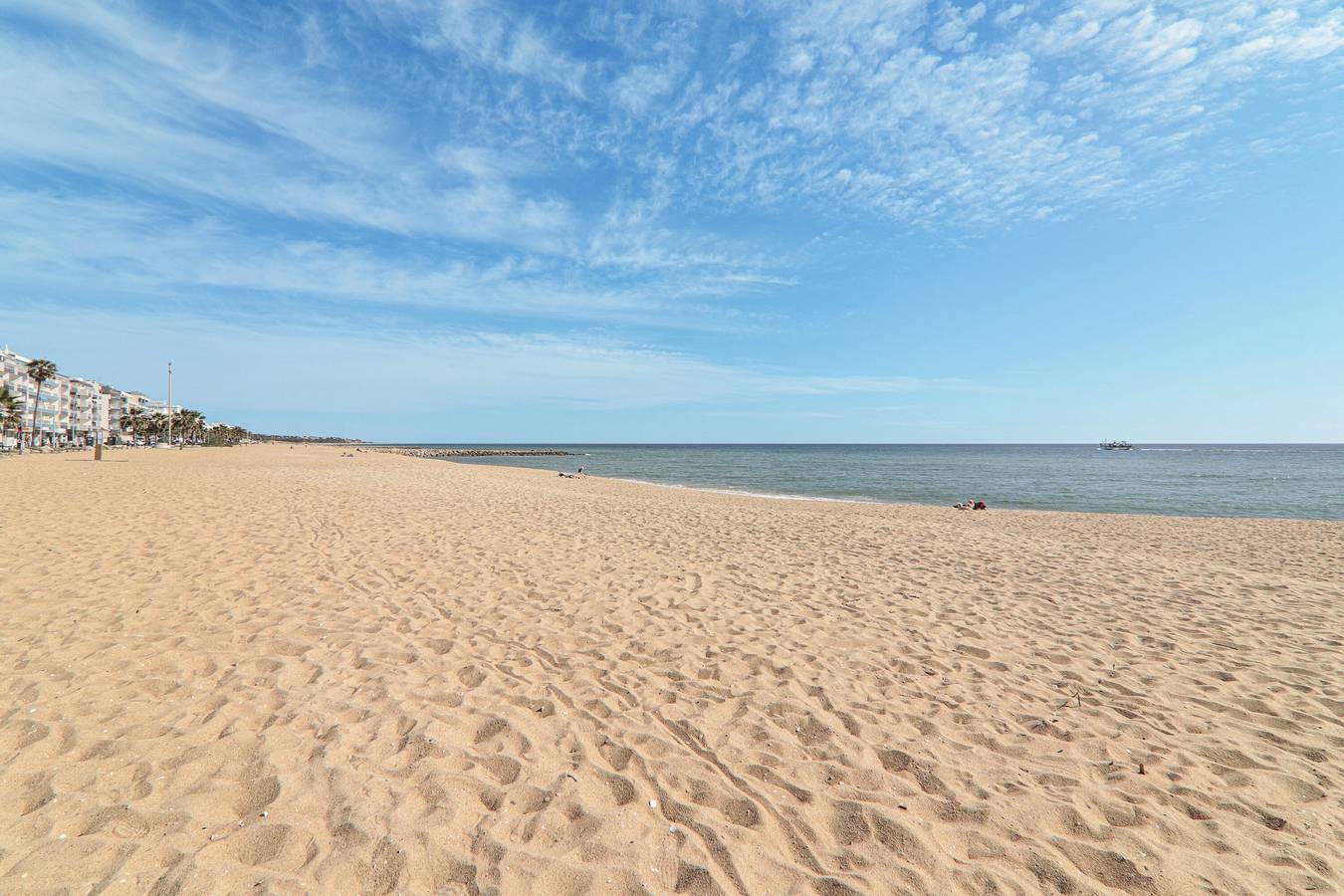 Ganze Wohnung, Charmantes Apartment "Sail Away" am Strand mit Meerblick und Balkon in Cavacos, Quarteira