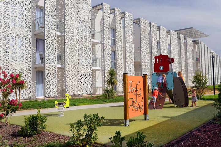 Gîte pour 4 personnes, avec piscine ainsi que sauna et balcon, animaux acceptés dans Plage du Grau d'Agde - 2