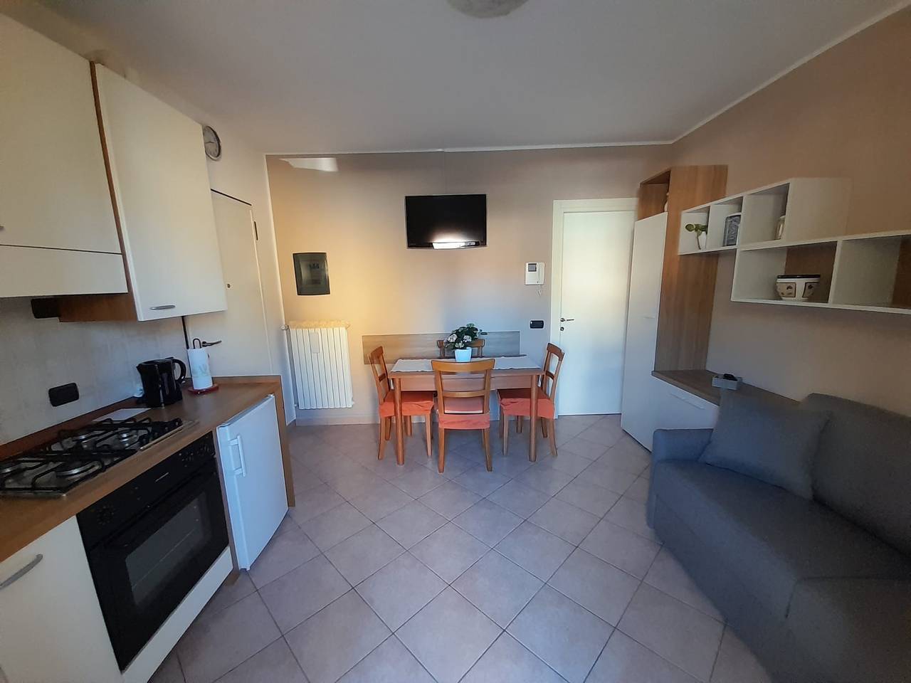 Ganze Wohnung, Marco Apartment - Ferienwohnung Luino in Luino, Comune Di Luino