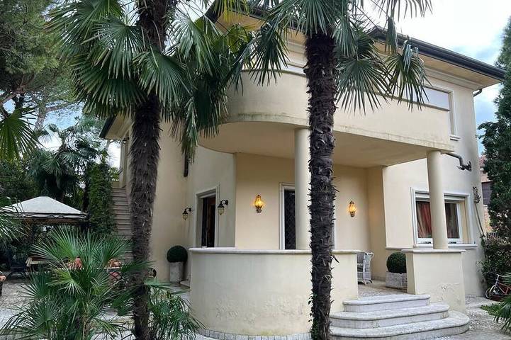 Villa pour 12 personnes, avec jardin ainsi que jacuzzi et balcon - 1