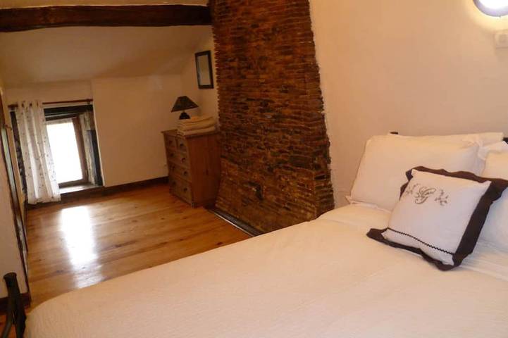 Gîte pour 4 personnes, avec terrasse ainsi que jardin et jacuzzi, animaux acceptés à Bussière-Poitevine - 2