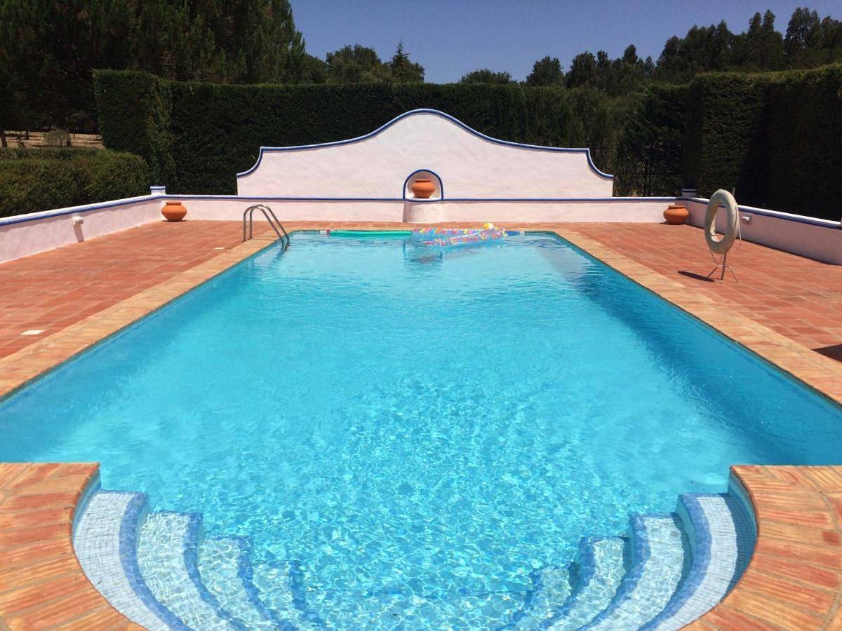 Apartamento de férias inteiro, Double Room with Private Bathroom in São Domingos e Vale de Água, Alentejo Litoral