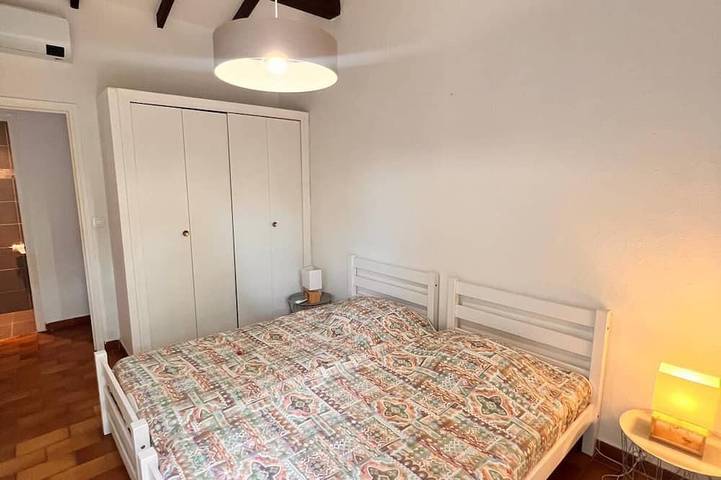 Appartamento intero, Accommodation Mésange 600m walk from SantaGiulia Jacuzzi in Santa Giulia, Porto Vecchio