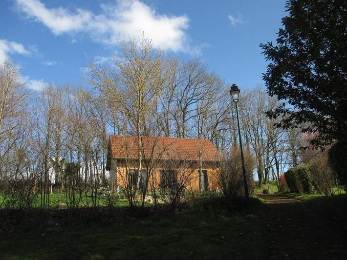 Gîte pour 6 personnes, avec jardin ainsi que jacuzzi et terrasse dans Baugy (Saône-et-Loire)