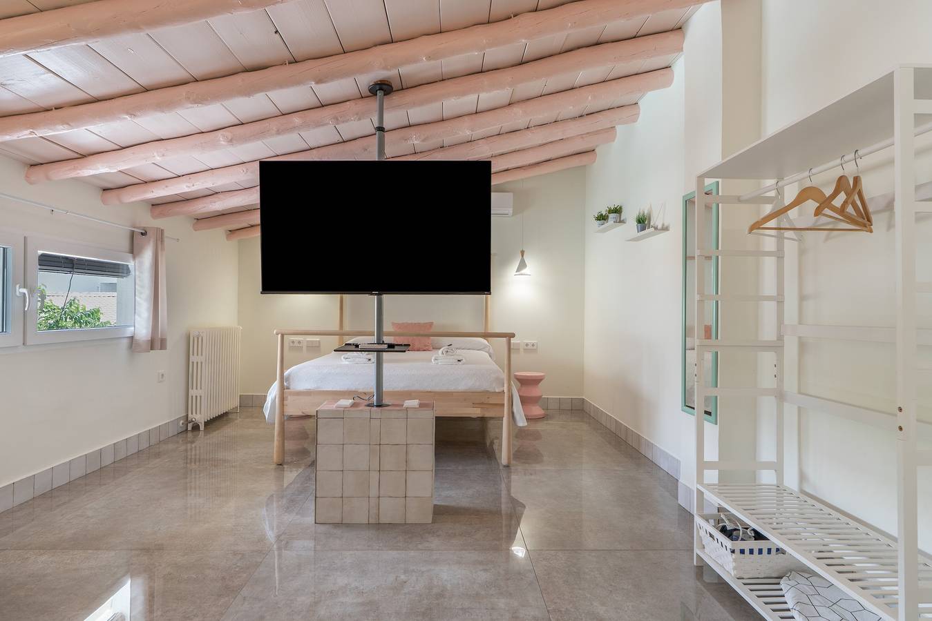 Entire apartment, Raízes 22 - 6 Apartment with Shared Pool, Wi-Fi, and Air Conditioning in Puebla de Don Fadrique, Geoparque de Granada