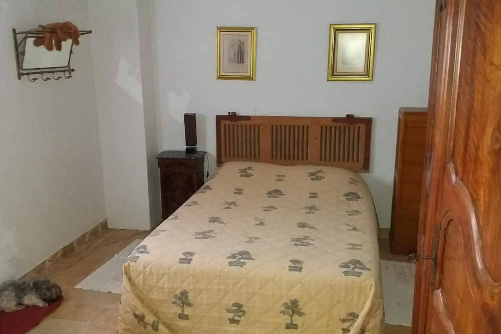 Appartement entier, 80M2 F3 2gd chs 1Gd Salon 1 cuisine tt aménager + lave linge, 1gd terrasse in Piana, Région d'Ajaccio