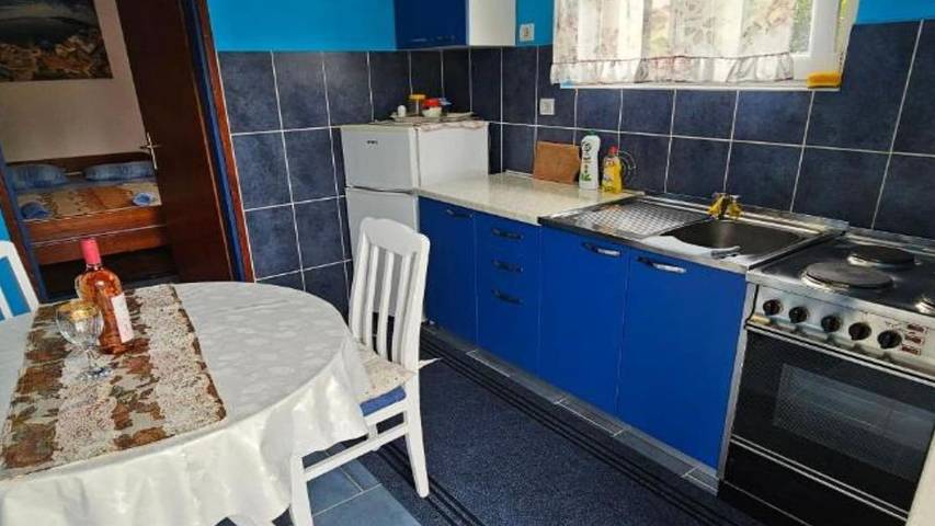 Apartament wakacyjny dla 4 osób, z ogród w Tivat