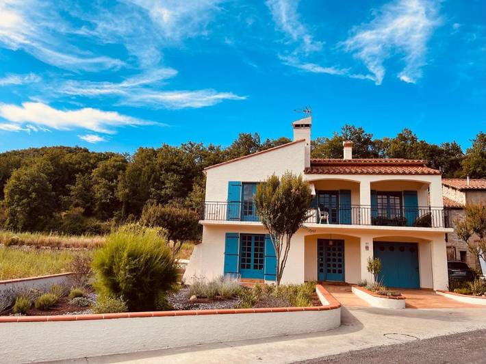 Location de vacances pour 9 personnes, avec jardin ainsi que piscine et vue à Eus - 2