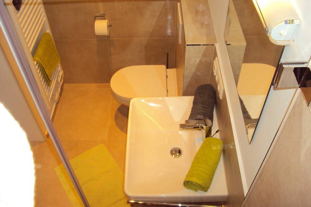 Doppelzimmer 25 qm Süd Parterre - Gästehaus Fischer in Rottach-Egern, Alpes Bávaros