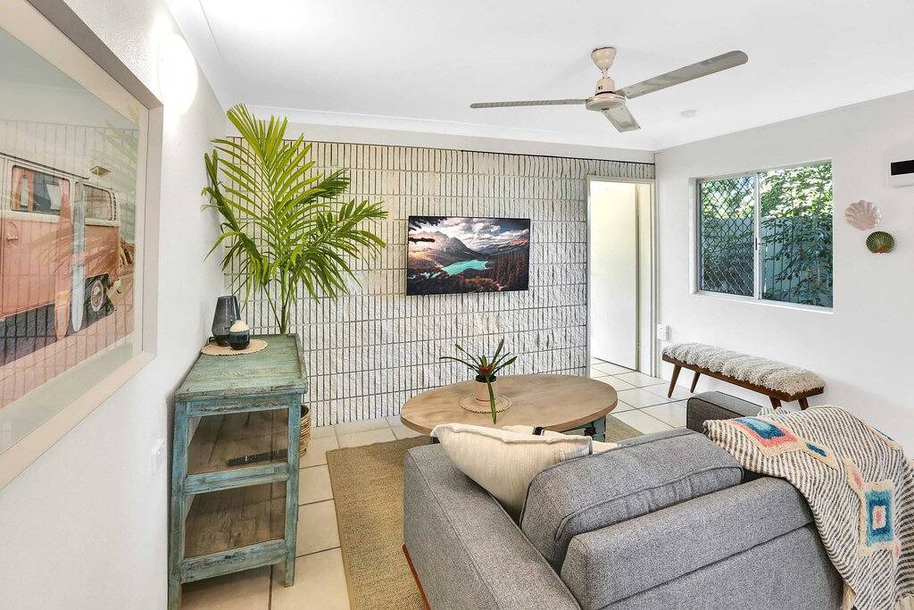 Ganze Wohnung, Tropical Getaway with Surfer Vibes – Cosy, Stylish 1-Bedroom Apartment in Cairns, Far North Queensland