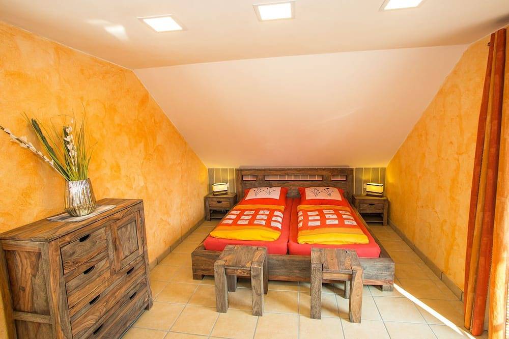 Ganze Wohnung, Exklusive ****Ferienwohnung mediterran bei Zwiesel - 300m zum Np - Wlan - Sauna in Lindberg, Šumava Mountains