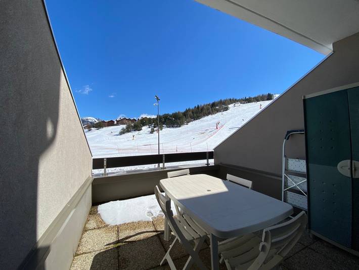 Studio entier, Studio rénové avec balcon, 4 couchages à La Joue du Loup in La Joue du Loup, Le Dévoluy