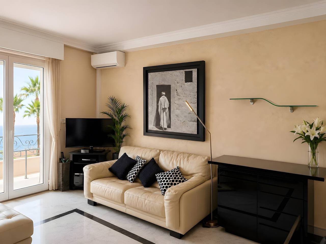 Entire apartment, "Sea View on La Croisette" Apartment with Balcony and Wi-Fi in Cannes, Mediterranean Coast (France)