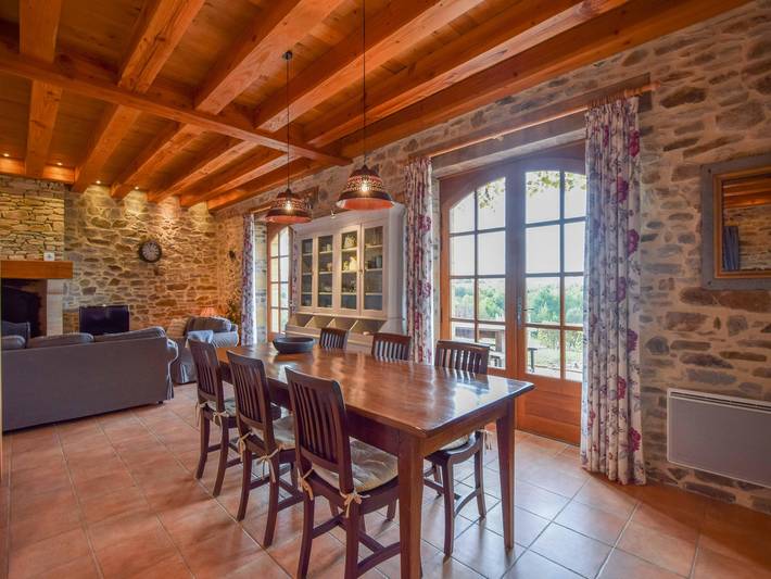 Location de vacances pour 6 personnes, avec piscine ainsi que jardin et terrasse, animaux acceptés à Saint-Médard-d'Excideuil - 3