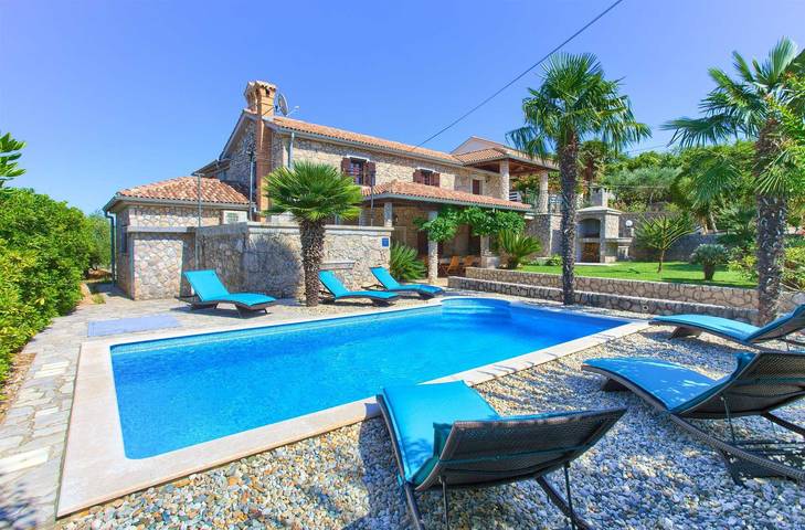 Villa pour 8 personnes avec piscine in Hlapa, Krk