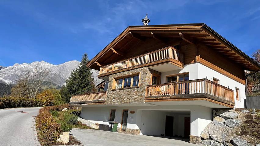 Vakantiehuis voor 13 personen, with terras and tuin as well as sauna in Mühlbach am Hochkönig