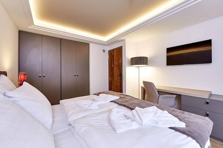 Ganze Wohnung, City suite # 7 m. 127qm/2. Og - max. 5 Pers. - Suedb., Wlan,Sauna Haus im Garten in Murnau am Staffelsee, Das Blaue Land
