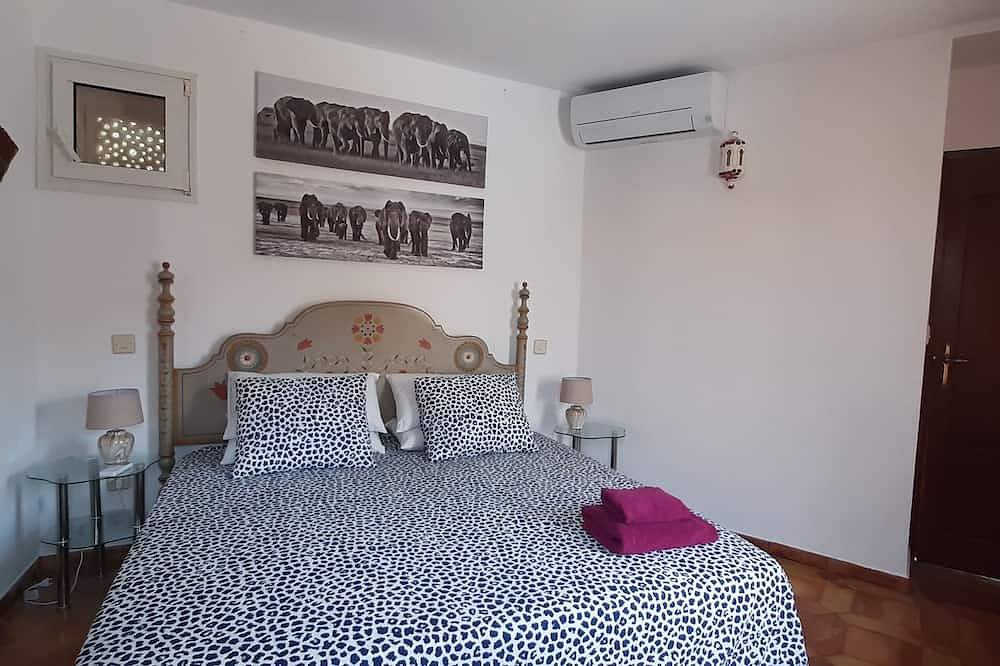 Luxury 3 Bd mountainside villa, spectacular sunsets. in Turre, Costa de Almería