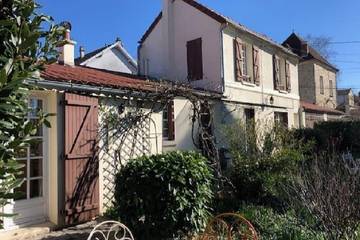 Gîte pour 5 personnes, avec jardin ainsi que jacuzzi et terrasse à Coulommiers (Seine-et-Marne)