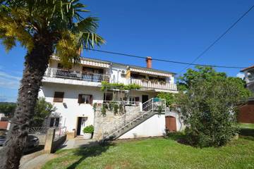 Ferienwohnung für 4 Personen, mit Balkon in Malinska