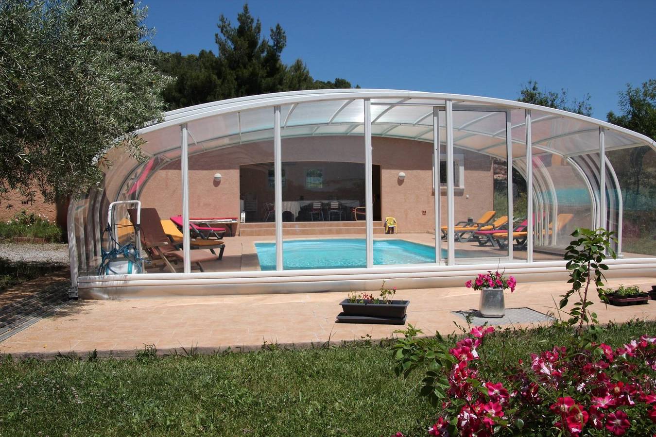 Gîte für 2 Personen mit Pool in Cébazan, Béziers und Umgebung