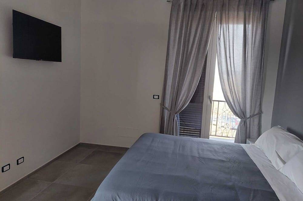 Appartamento intero, Casa nel cuore delle Langhe immersa nel verde con 5 posti letto wifi free in La Morra, Langhe