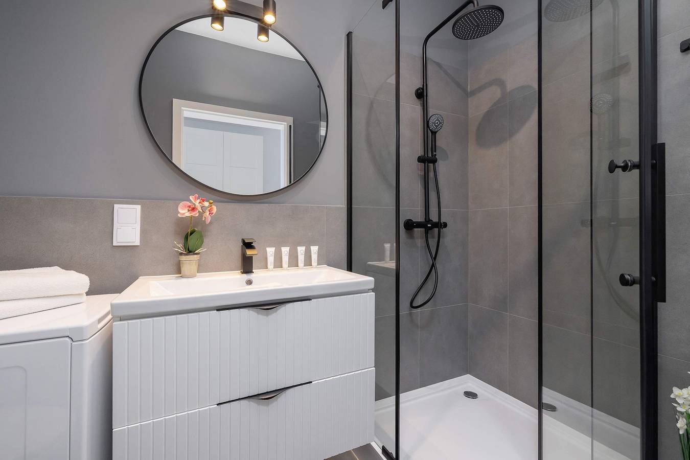 Cały apartament, Stylish Apartment with Balcony | Parking | Air Conditioning | Workspace. in Kraków, Małopolska