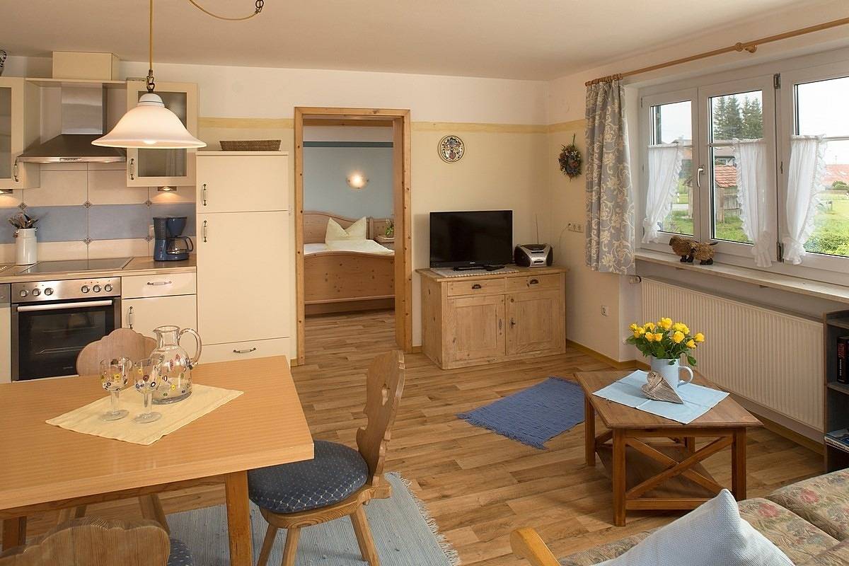 Ganze Ferienwohnung, Ferienwohnung Seeblick **** mit zusätzl. Doppelzimmer, Hof Alpenseeblick, Nesselwang/Attlesee/Allgäu in Nesselwang, Bayerisch Schwaben